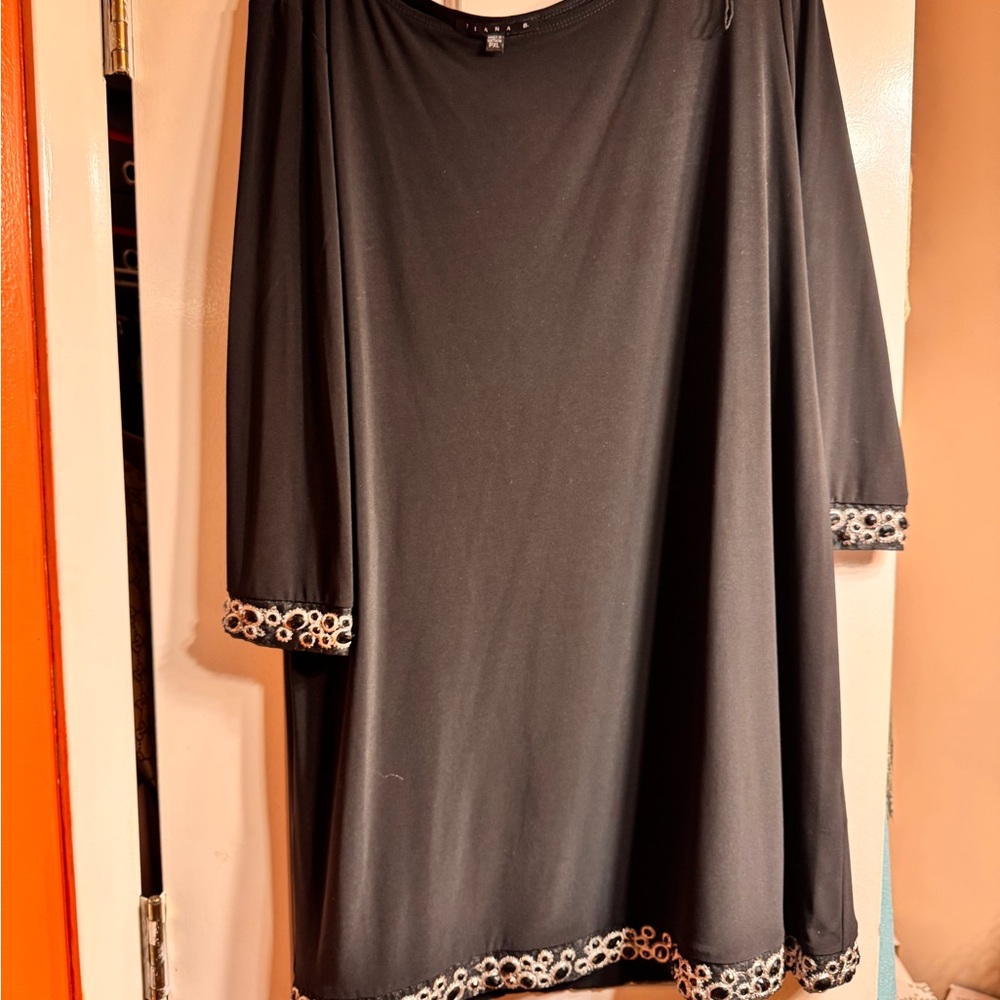 Black simple and elegant